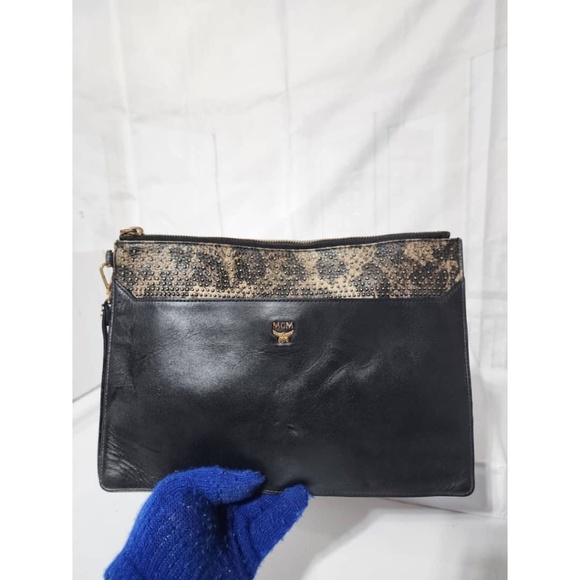 Authentic MCM Leather studded Wristlet/Clutch Black/Beige - Picture 1 of 15